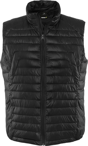 Lichtgewicht gewatteerde bodywarmer gemaakt van 100% gerecycled materiaal. Een zeer ademend vest met PrimaLoft® vulling dat je warm en comfortabel houdt. Gemakkelijk mee te nemen en kan gedragen worden als tussenlaag of buitenlaag op koelere dagen.